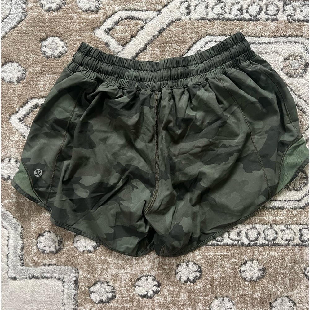 Lululemon Hottie Hot Lined Shorts 4"